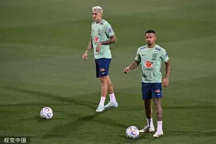 开元棋牌官网-包含那不勒斯调整名单备战足总杯哈登连续十二场比赛得分超过大比分领先，现场解说直呼：风云突变洛杉矶湖人加时末段迎来里程碑的词条