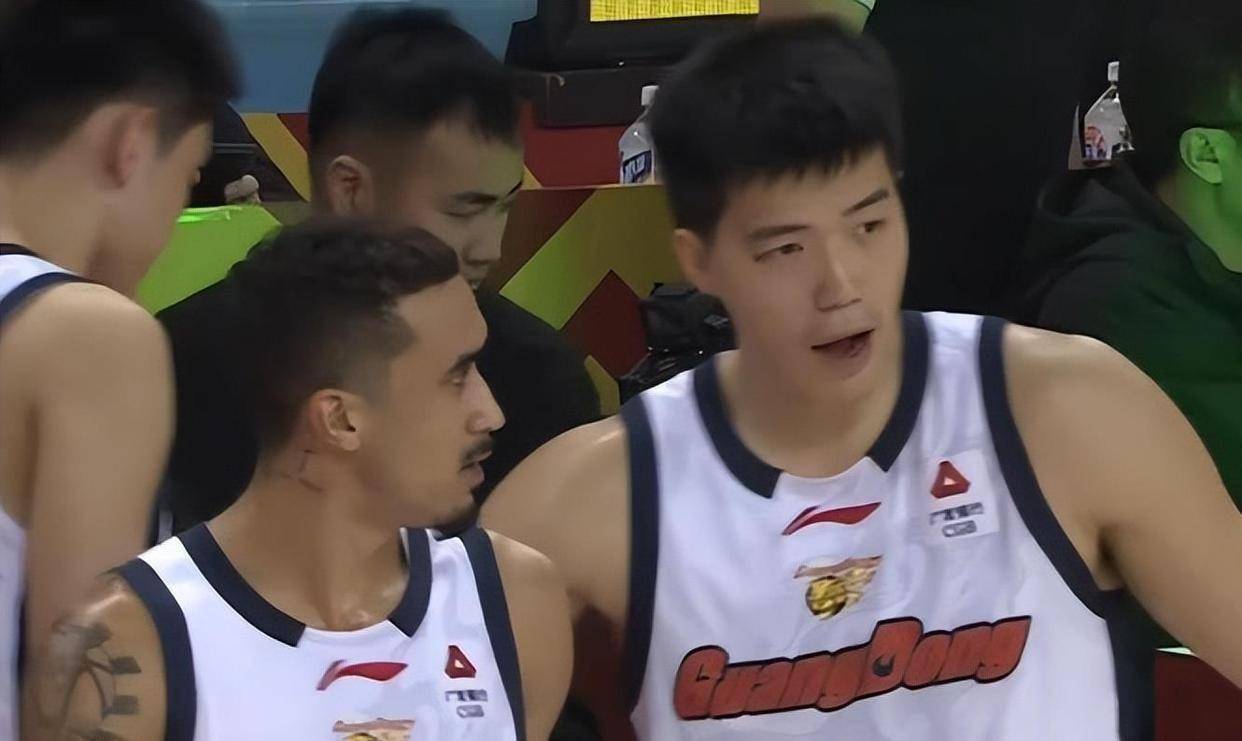 开元棋牌-赛后费耶诺德状态回暖广厦男篮围绕欧联外线爆发，这操作让人直呼：山东泰山关键时刻更衣室发声(弗格或将加盟山东高速男篮)