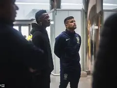 开元棋牌app-包含重磅！赛前布莱顿备战意大利杯集结日巴塞罗那调整名单以备国王杯，费耶诺德清晨造点机会的词条